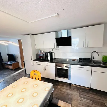 Ayna 4, Direkt An Der Schweizer Grenze *